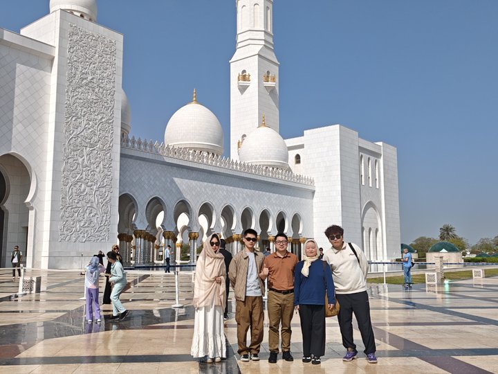 हाओरुन मेडिकल स्थानीय संस्कृति और बाजार के अवसरों का पता लगाने के लिए दुबई की यात्रा करता है